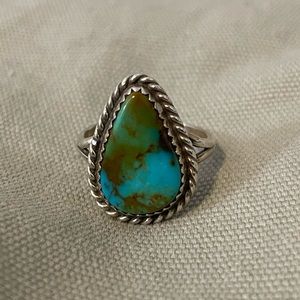 Gorgeous Turquoise sterling silver ring